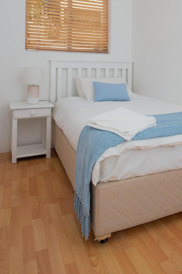 Apartamento A Whale Of A Time Fish Hoek Exterior foto