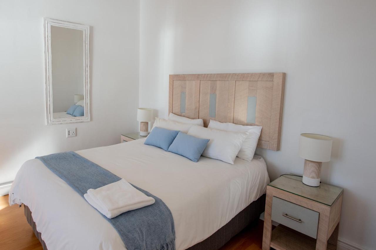 Apartamento A Whale Of A Time Fish Hoek Exterior foto
